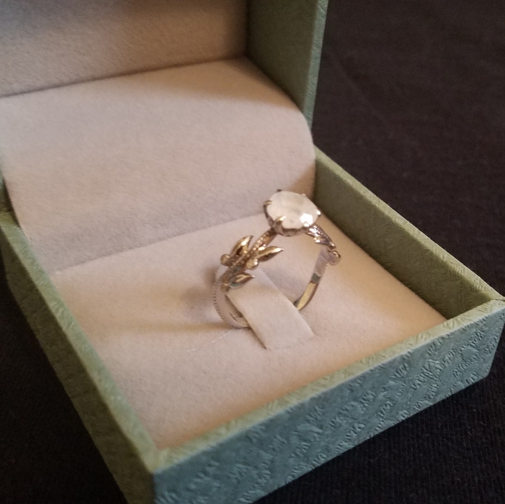 14k White Gold Moonstone ring